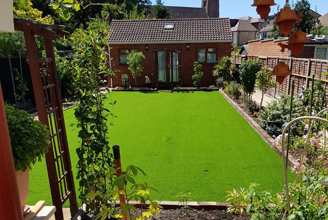 Specialised/Sports 15mm plastic grass portfolio